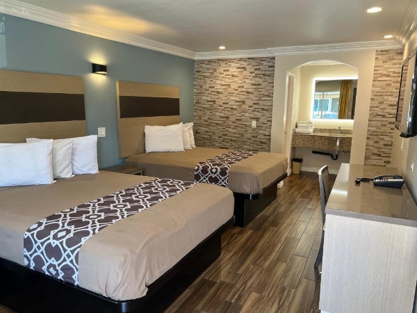 Walnut Inn & Suites West Covina image 11