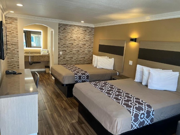 Walnut Inn & Suites West Covina image 21